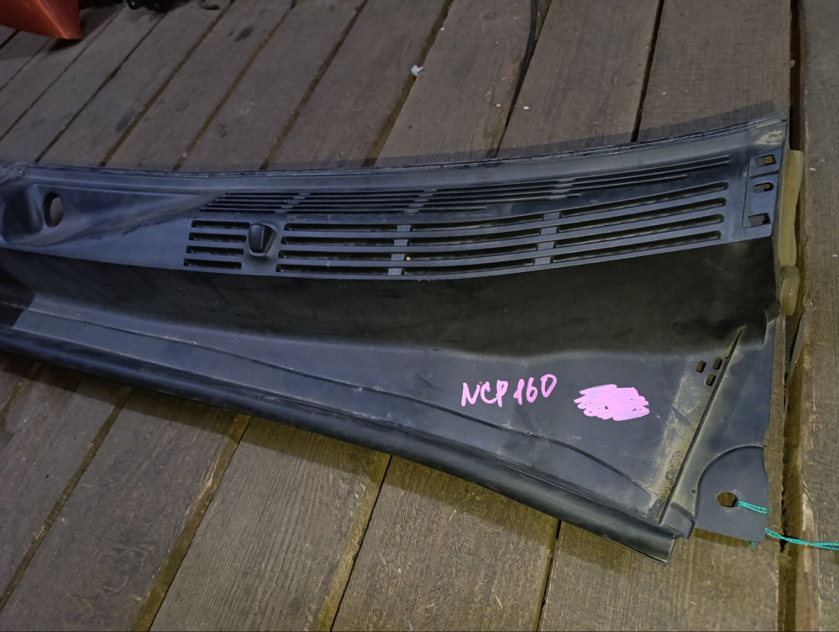 Решетка под лобовое стекло на Toyota Probox NCP160 Фото 4