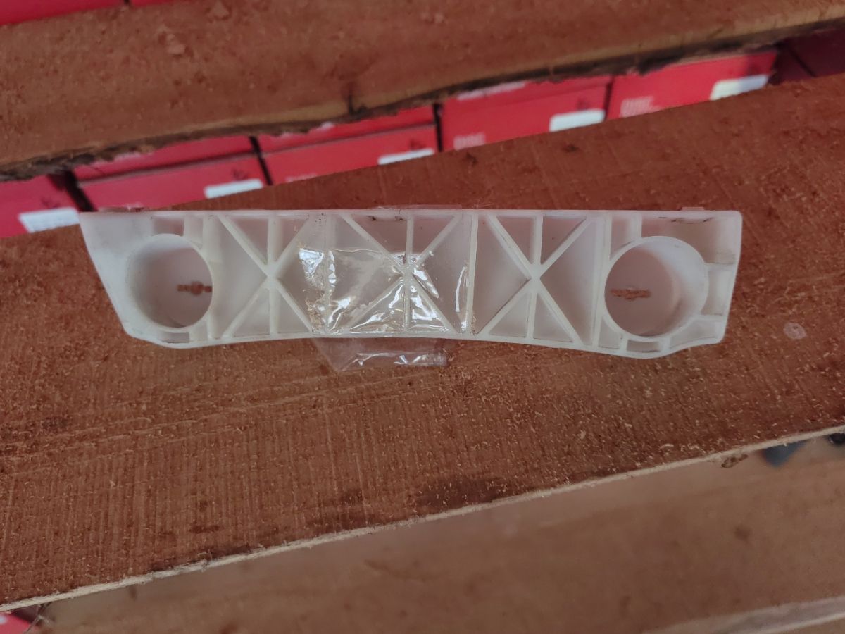 Крепление бампера на Nissan Bluebird Sylphy KG11 Фото 4