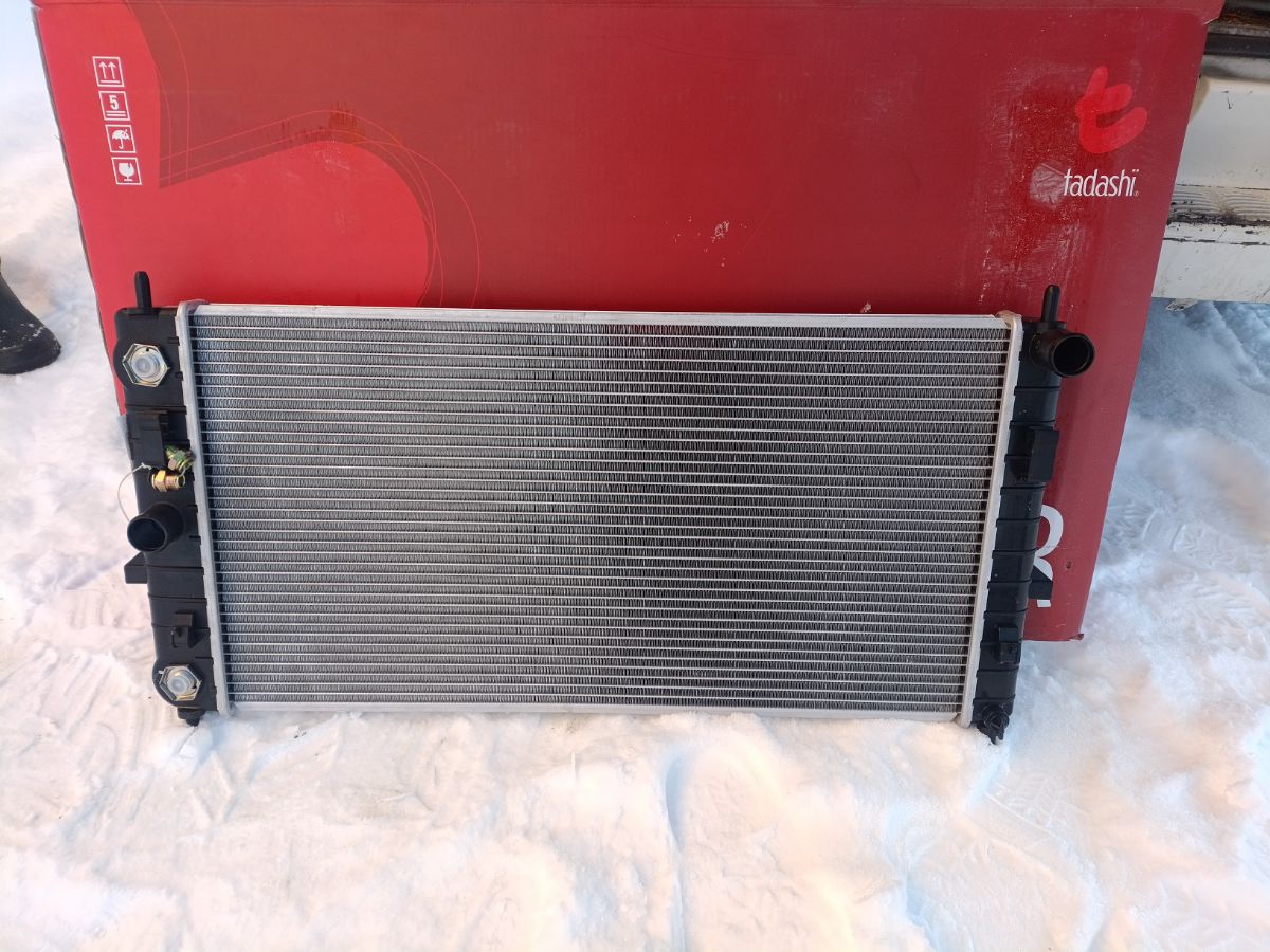 Радиатор ДВС TADASHI 22731217, 15196385, 15795494, 15821838, 22713544, 22717621, 52475135, 52482167, CU2608, RA10061, RA2608C, TD-036-7323 на Chevrolet Cobalt Фото 4