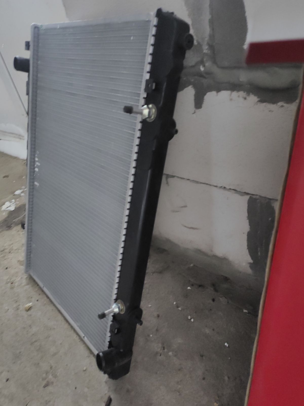 Радиатор ДВС TADASHI TD-036-7172, 21460-AR000-N1, 21460-AR000-R1, 21460AR000, 21460AR500, 21460AR710, DA271114, DAP271114, PL021509 на Nissan Cima GF50 VK45DE Фото 3