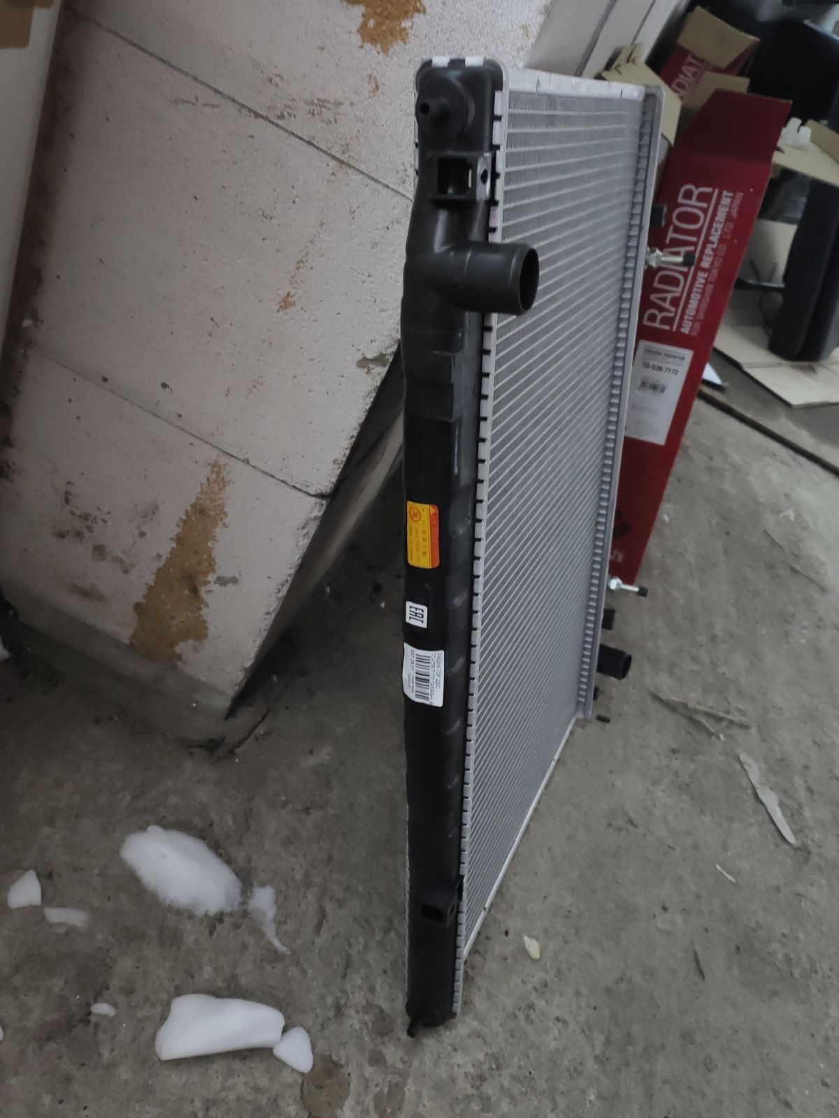 Радиатор ДВС TADASHI TD-036-7172, 21460-AR000-N1, 21460-AR000-R1, 21460AR000, 21460AR500, 21460AR710, DA271114, DAP271114, PL021509 на Nissan Cima GF50 VK45DE Фото 5