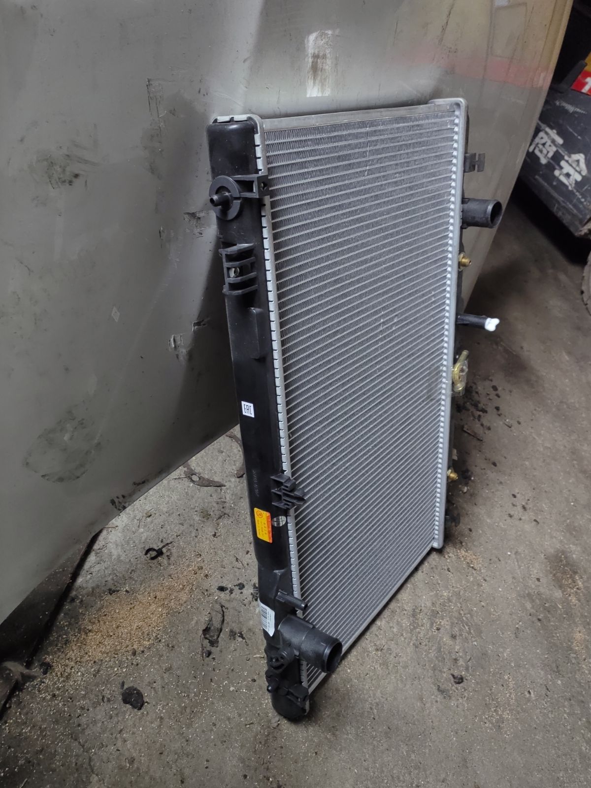 Радиатор ДВС TADASHI TD-036-13096-26, 1026353SX, 1640038220, 1640038H30, 210253N, 2946834J, 53002666, 646834, 8022082, 812666R, ARD2295, CU13096, DCM3346, PL012266, PRD2295, TO2666, VCS0658 на Lexus Gs460 URS190 1UR-FSE Фото 4