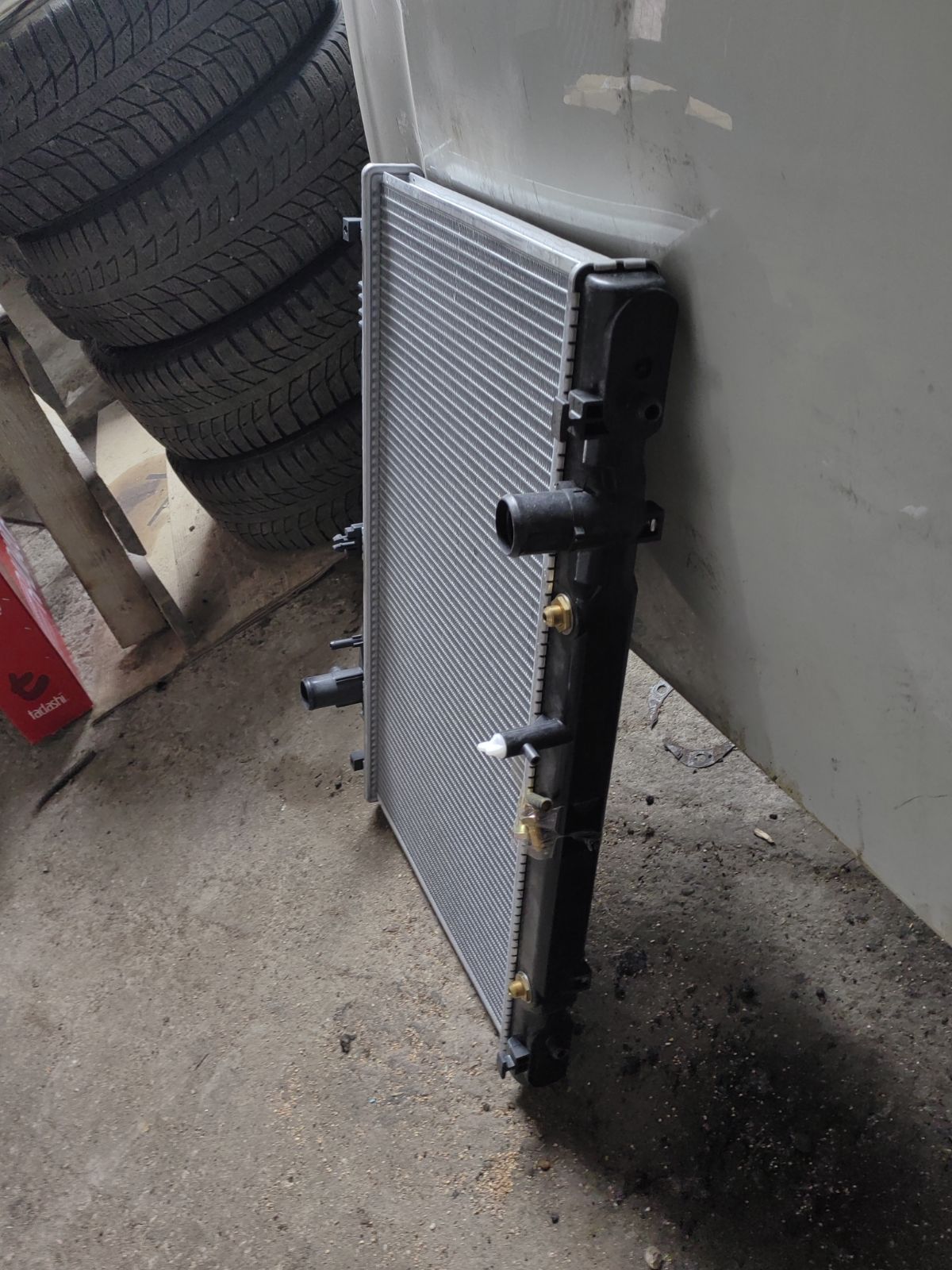 Радиатор ДВС TADASHI TD-036-13096-26, 1026353SX, 1640038220, 1640038H30, 210253N, 2946834J, 53002666, 646834, 8022082, 812666R, ARD2295, CU13096, DCM3346, PL012266, PRD2295, TO2666, VCS0658 на Lexus Gs460 URS190 1UR-FSE Фото 5