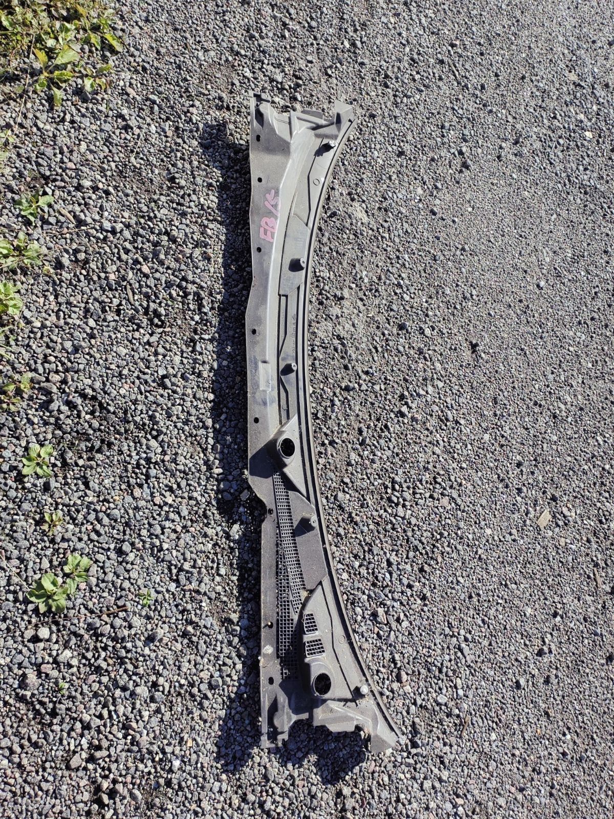 Решетка под лобовое стекло 66862-4M400 на Nissan Sunny FB15 Фото 4