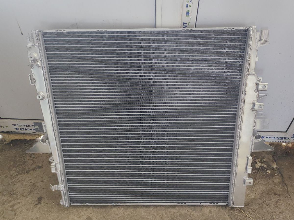 Радиатор ДВС TADASHI TD-036-8013, 001-10-16516, 01013051, 02002198, 10-26290-SX, 105262, 142027, 2002198, 350200, 370003N, 432408-1, 470R1277, 53097, 60022198, 64320, 64320A, 644320J, 644320JP, 644320N, AU2198, CR 1905 000S, DCM1414, LR0001-04, LR021777, LR1023R, LRC 10159, PCC5000041, PCC5000093, PCC500040, PCC500041, PCC500092, PCC500093, PCC500213, PCC500222, PCC500490, PCC500540, PCC500550, PCC500630, PCC500680, VCS1676, WG1722034 на Land Rover Discovery TAA 4.0 Фото 3