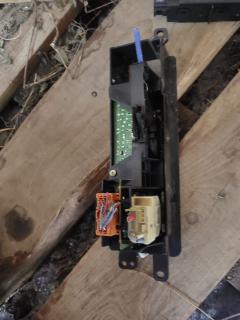 Блок управления климатконтроля на Toyota Grand Hiace KCH16W 1KZ-TE Фото 4