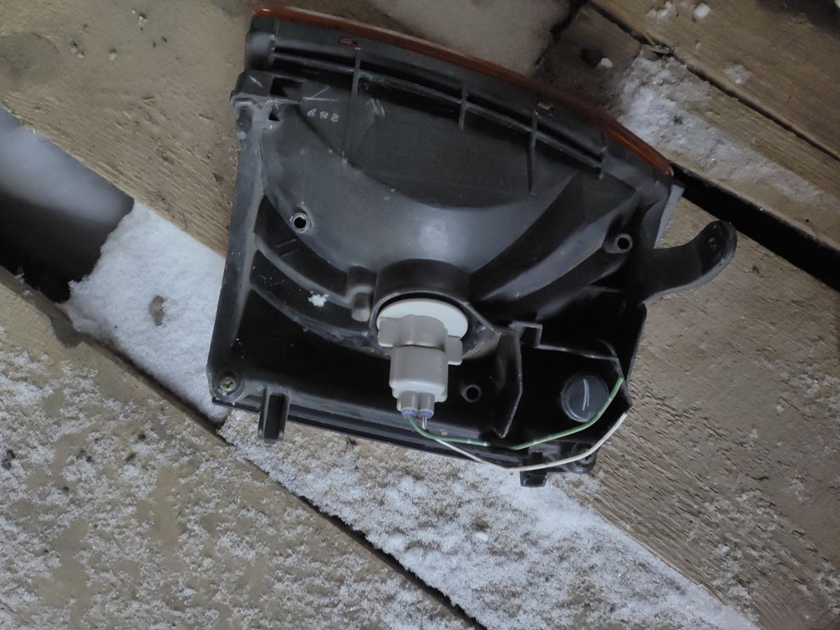 Поворотник к фаре 43-3 43-3 на Toyota Crown Comfort SXS11 Фото 5