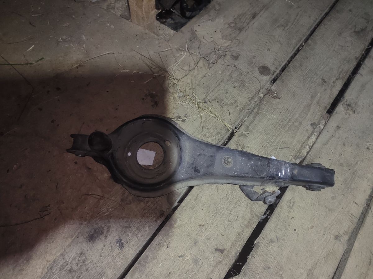 Рычаг 1064128, 1150353, 30666105, 31277584, 98AG-5K652-AK, BBP3-28-300A, BBP3-28-300B, BBP3-28-300C, BP4K-28-300C, BP4K-28-300D, BP4K-28-300E, UQ-075-7025 на Mazda Axela BK5P ZY Фото 7