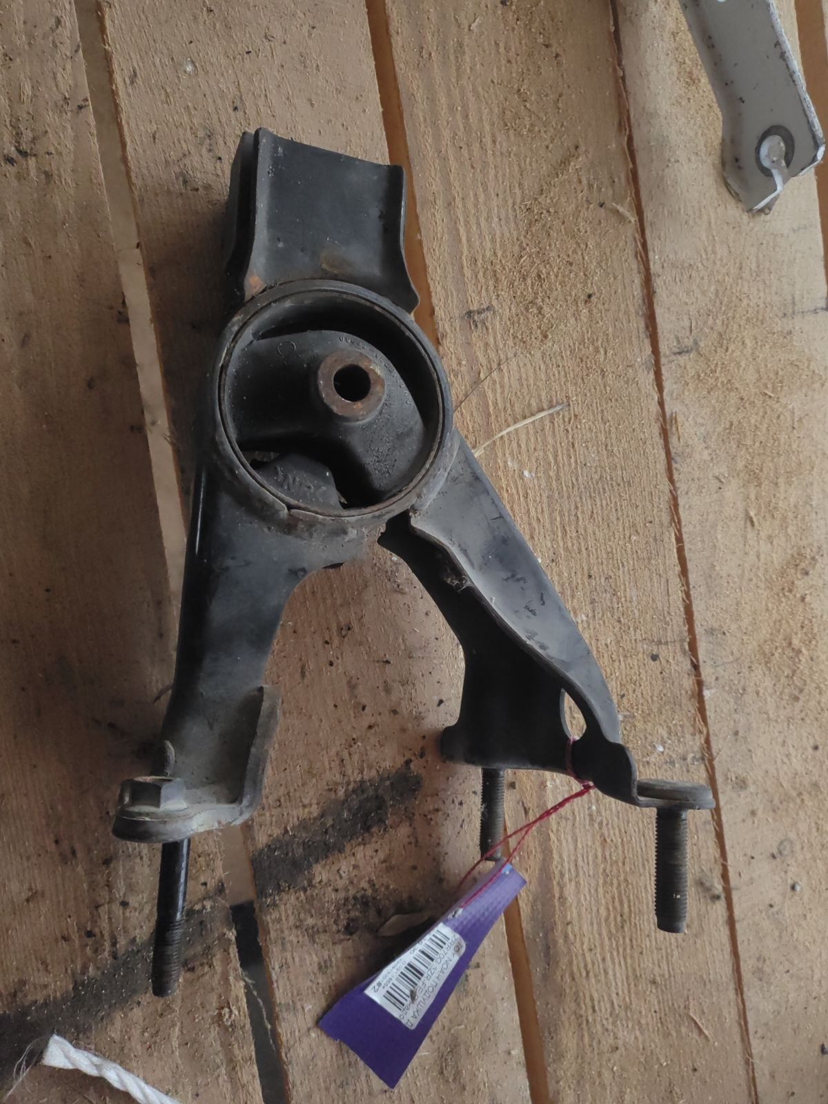 Подушка двигателя на Toyota Noah ZRR70G 3ZR-FE Фото 3