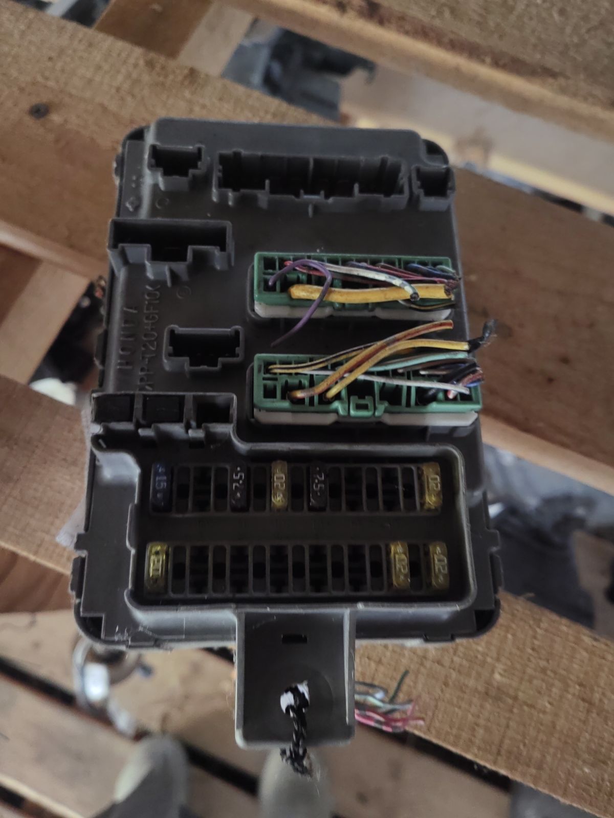 Блок предохранителей 38850-S3N-0113 на Honda Odyssey RA7 F23A Фото 4