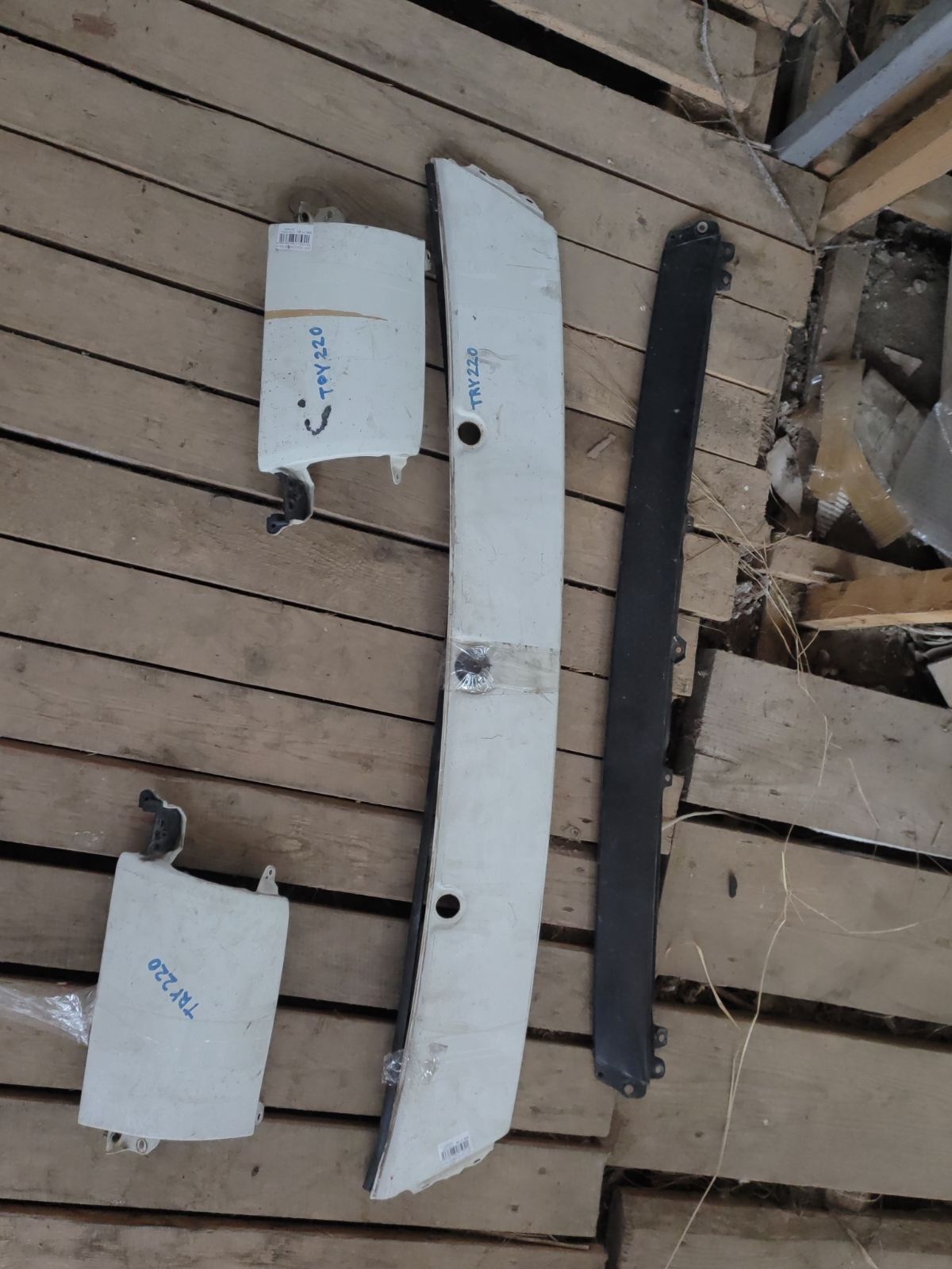 Решетка радиатора на Toyota Toyoace TRY220 Фото 9