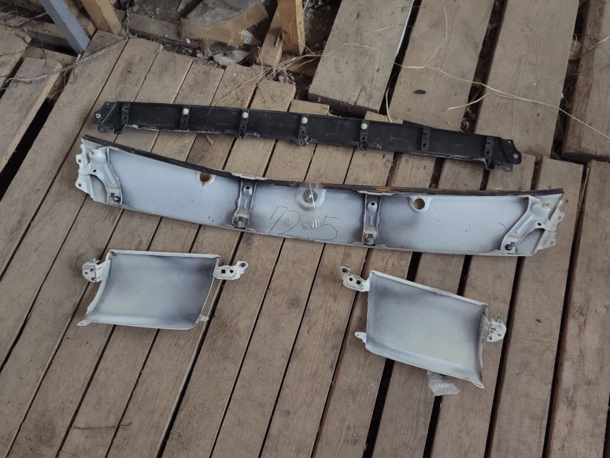 Решетка радиатора на Toyota Toyoace TRY220 Фото 10