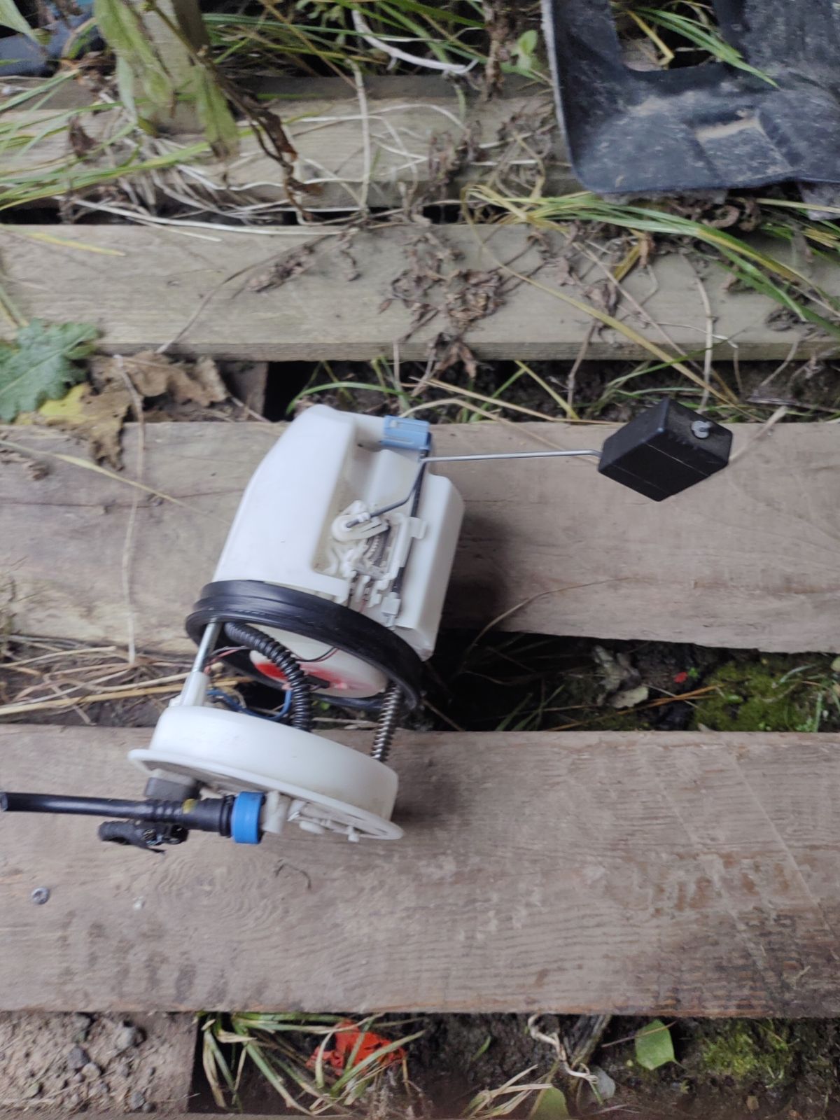 Бензонасос ZJ201335, 2S6U9350A1A, ZJ201335XA на Mazda Demio DY3W ZJ-VE Фото 8