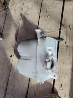 Бачок омывателя 85315-68010 на Toyota Wish ZNE10G Фото 5