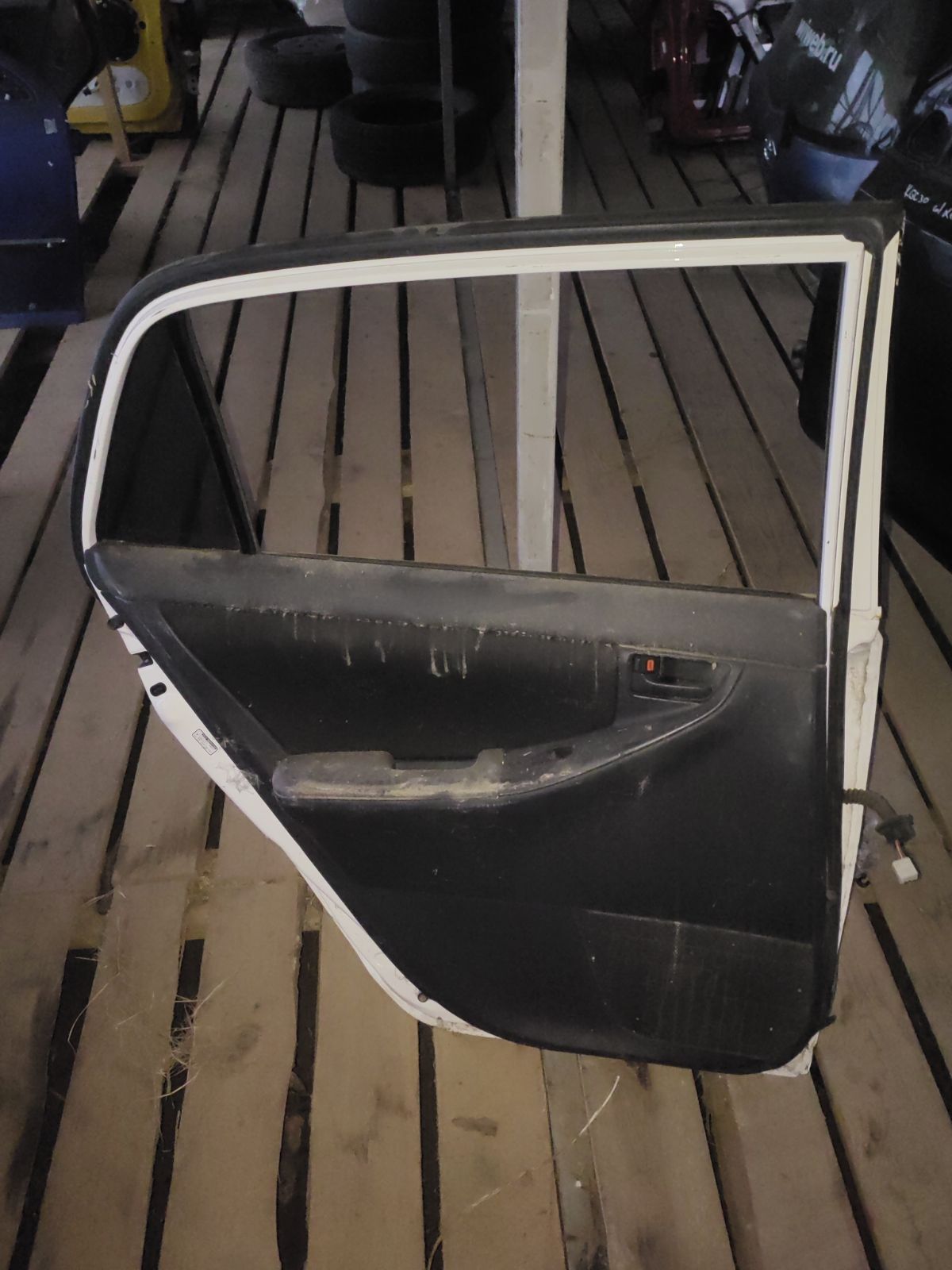 Дверь боковая на Toyota Corolla Runx NZE121 Фото 9