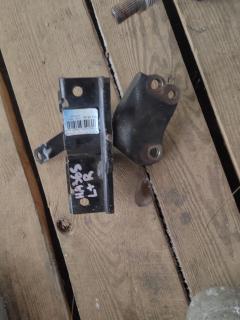 Подушка двигателя на Suzuki Alto HA36S R06A Фото 7