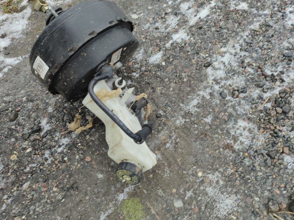 Главный тормозной цилиндр 47200-05160 на Toyota Avensis AZT255 1AZ-FSE Фото 7