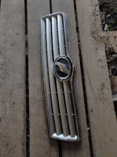 Решетка радиатора 53114-05060 на Toyota Avensis AZT255 Фото 4