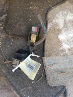 Датчик air bag 89174-42030 на Toyota Rav4 ACA21W 1AZ-FSE Фото 6