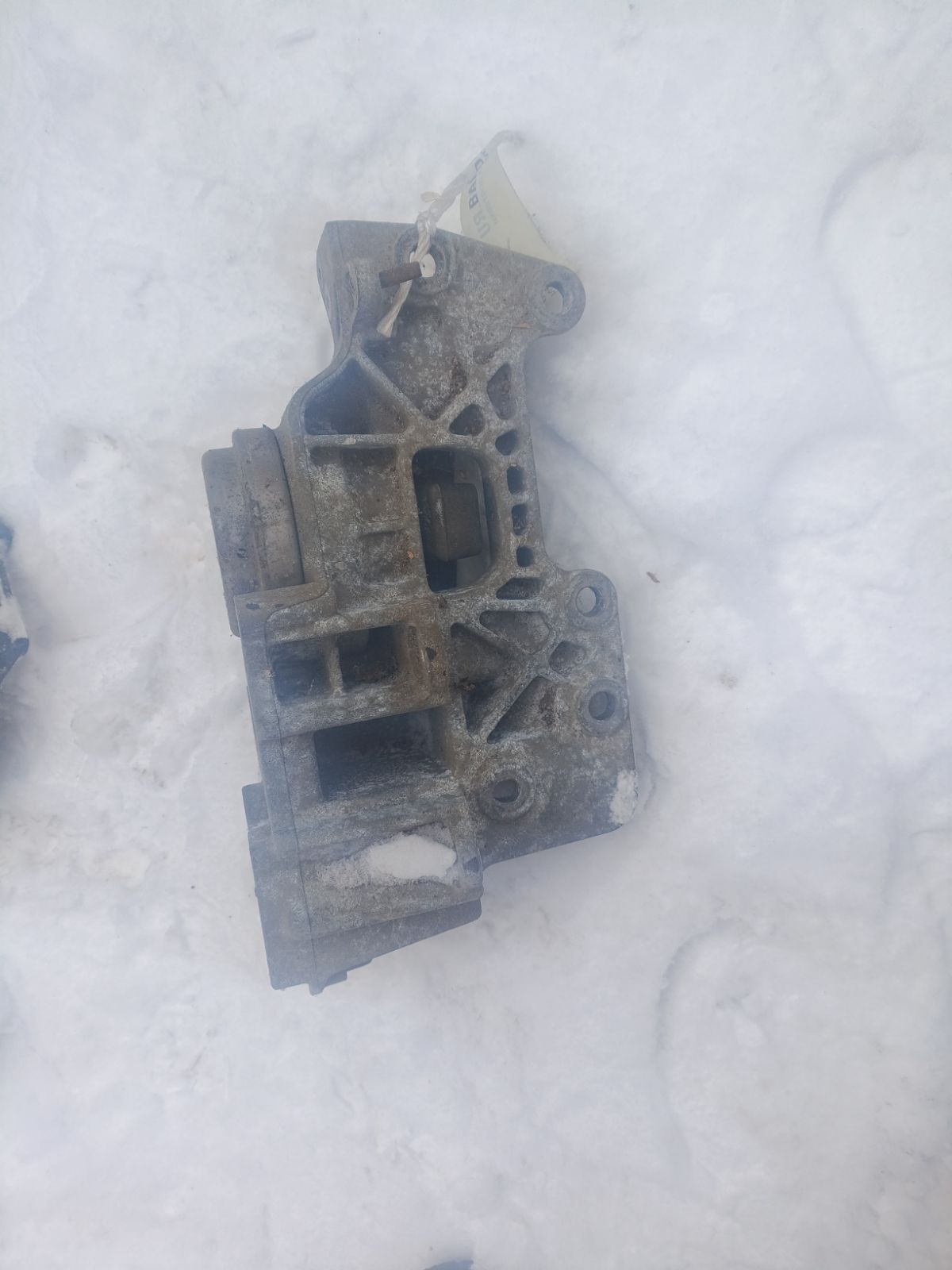 Подушка двигателя на Nissan X-Trail DNT31 M9R Фото 4