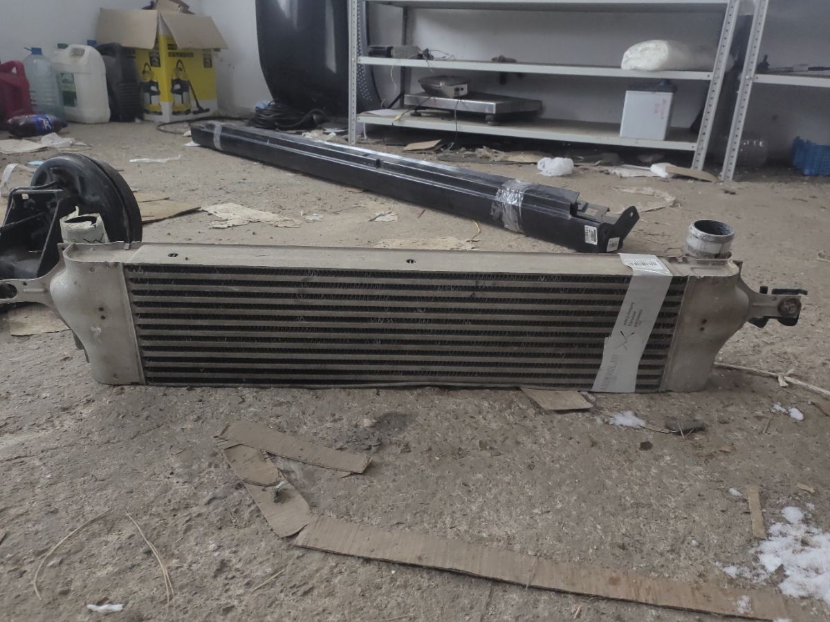 Радиатор интеркулера на Nissan X-Trail DNT31 M9R4837 Фото 5