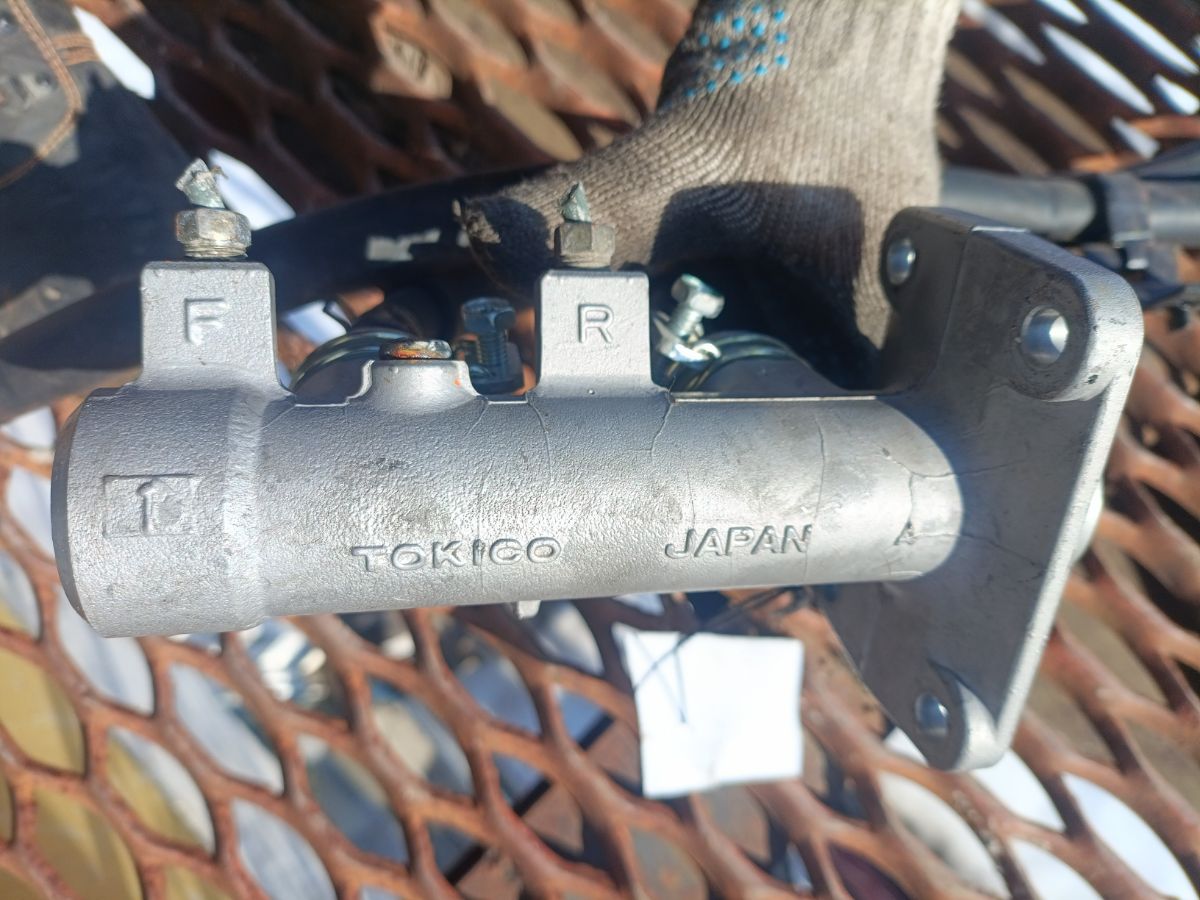 Главный тормозной цилиндр на Isuzu Elf NKR55 4JB1 Фото 7