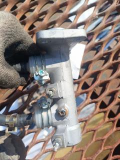 Главный тормозной цилиндр на Isuzu Elf NKR55 4JB1 Фото 8