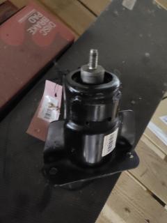 Подушка двигателя на Suzuki Swift ZC71S K12B Фото 7