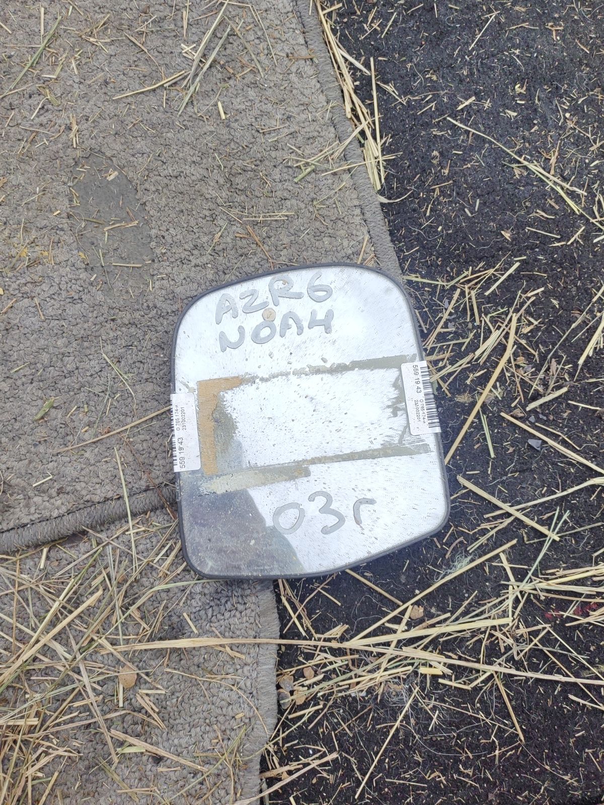 Зеркало-полотно на Toyota Noah AZR60G Фото 3