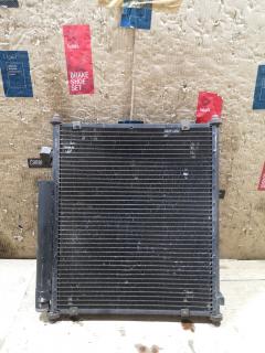 Радиатор кондиционера на Honda Fit GD1 L13A Фото 1