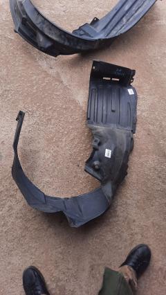 Подкрылок 53875-28150 на Toyota Noah AZR60G 1AZ-FSE Фото 9