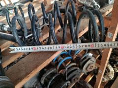 Амортизатор на Toyota Noah AZR60G Фото 7