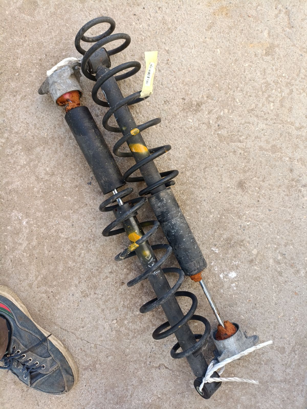 Амортизатор 1206032, 1209075, 1251758, 1305612, 1327469, 2S61-18008-AA, 2S61-18008-AC, 2S61-18008-AD, 2S61-18008-AE, 553308, CR-003R-DY3W, CR9024, D3502870XD, SJ-003R-DY3W, ST-003R-DY3W на Mazda Demio DY3W Фото 6