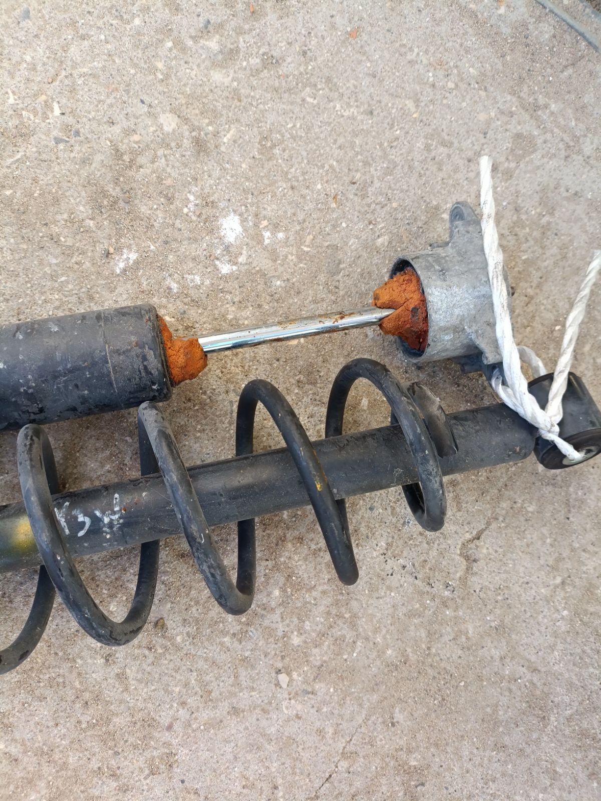 Амортизатор 1206032, 1209075, 1251758, 1305612, 1327469, 2S61-18008-AA, 2S61-18008-AC, 2S61-18008-AD, 2S61-18008-AE, 553308, CR-003R-DY3W, CR9024, D3502870XD, SJ-003R-DY3W, ST-003R-DY3W на Mazda Demio DY3W Фото 7