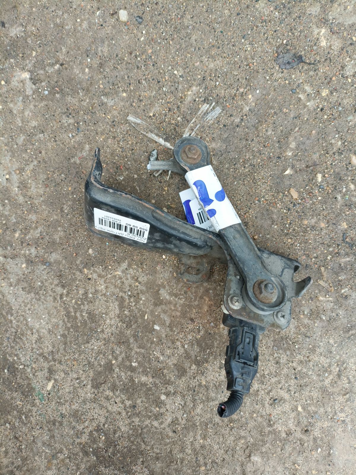 Датчик регулировки наклона фар 89407-12030 на Toyota Prius ZVW30 Фото 5