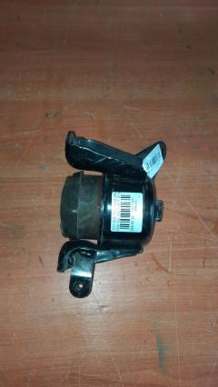 Подушка двигателя 12305-28120 на Toyota Isis ANM10G 1AZ-FSE Фото 7
