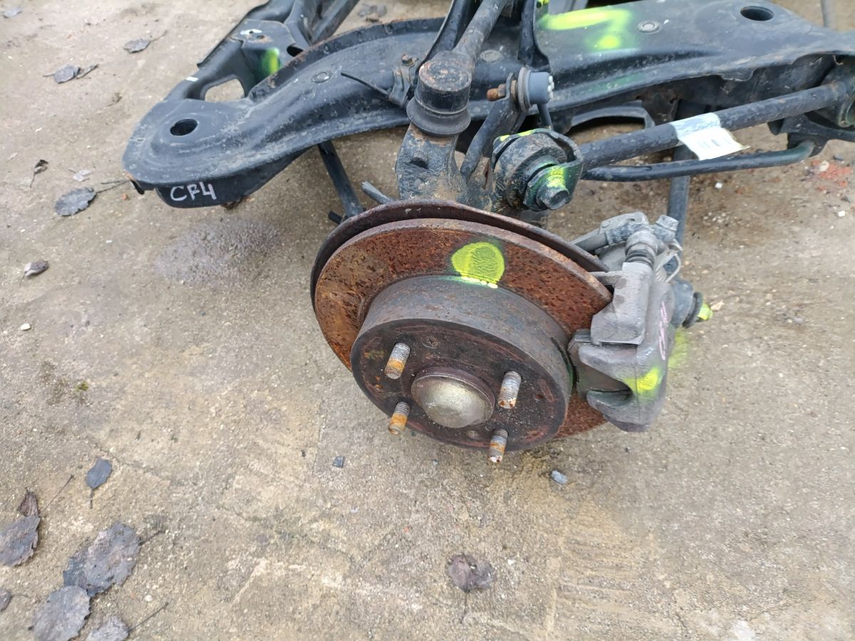 Балка подвески на Honda Accord CF4 F20B Фото 17