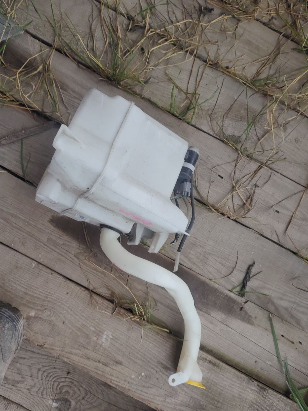 Бачок омывателя на Subaru Legacy Wagon BRM Фото 5