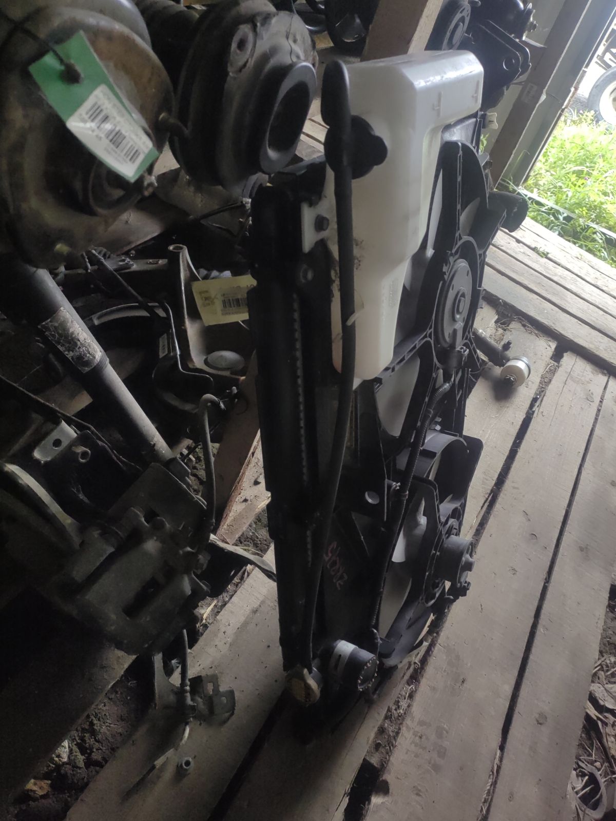 Радиатор ДВС 16400-28290, 16400-28300, 16400-28320, 16400-28360, 16400-37220, FX-036-0968, FX-036-0968A, FX-036-3443, FX-036-3443A, TD-036-0968, TD-036-0968A, TD-036-3443, TD-036-3443A на Toyota Noah ZRR75G 3ZR-FE Фото 6