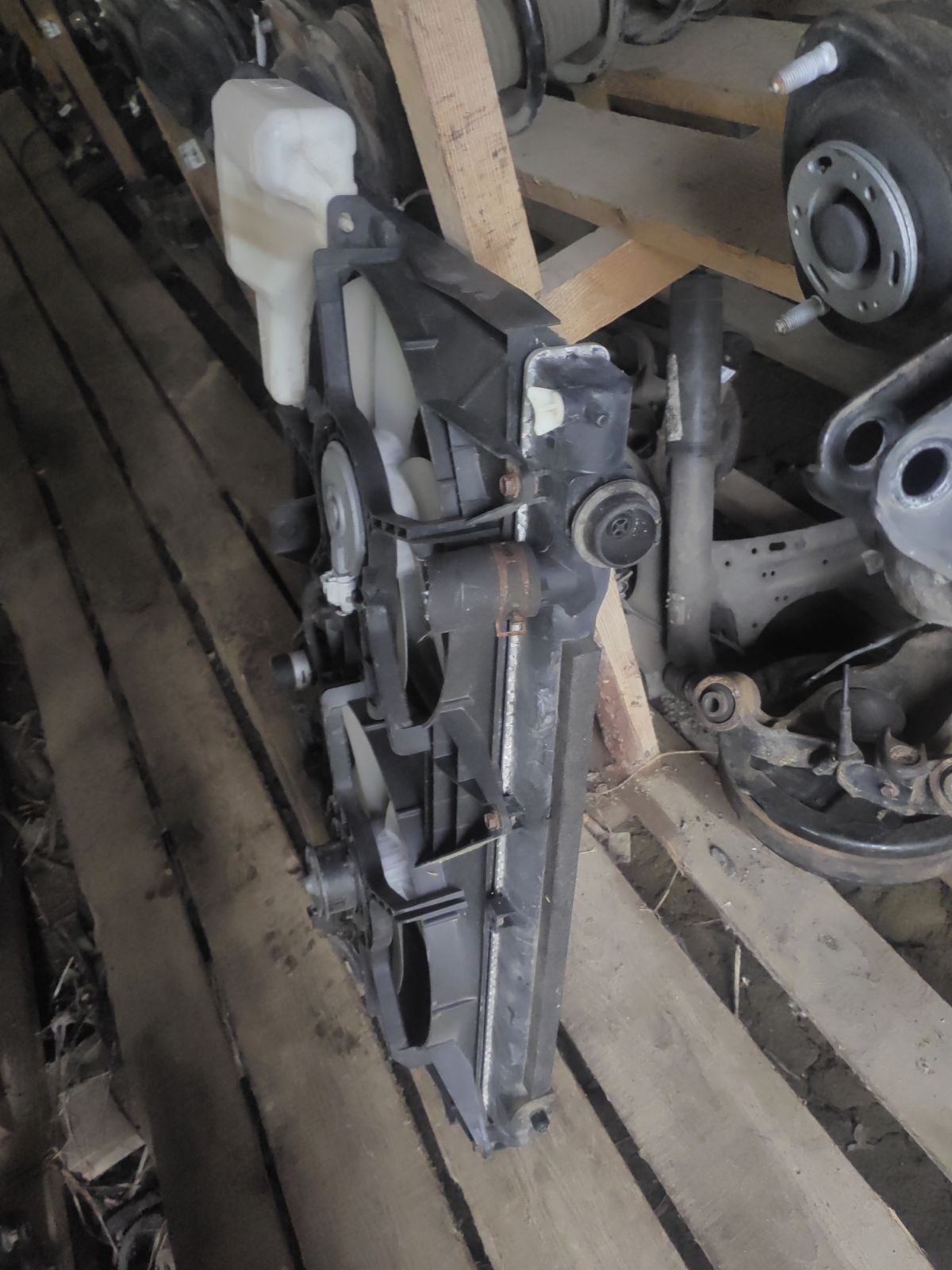 Радиатор ДВС 16400-28290, 16400-28300, 16400-28320, 16400-28360, 16400-37220, FX-036-0968, FX-036-0968A, FX-036-3443, FX-036-3443A, TD-036-0968, TD-036-0968A, TD-036-3443, TD-036-3443A на Toyota Noah ZRR75G 3ZR-FE Фото 7