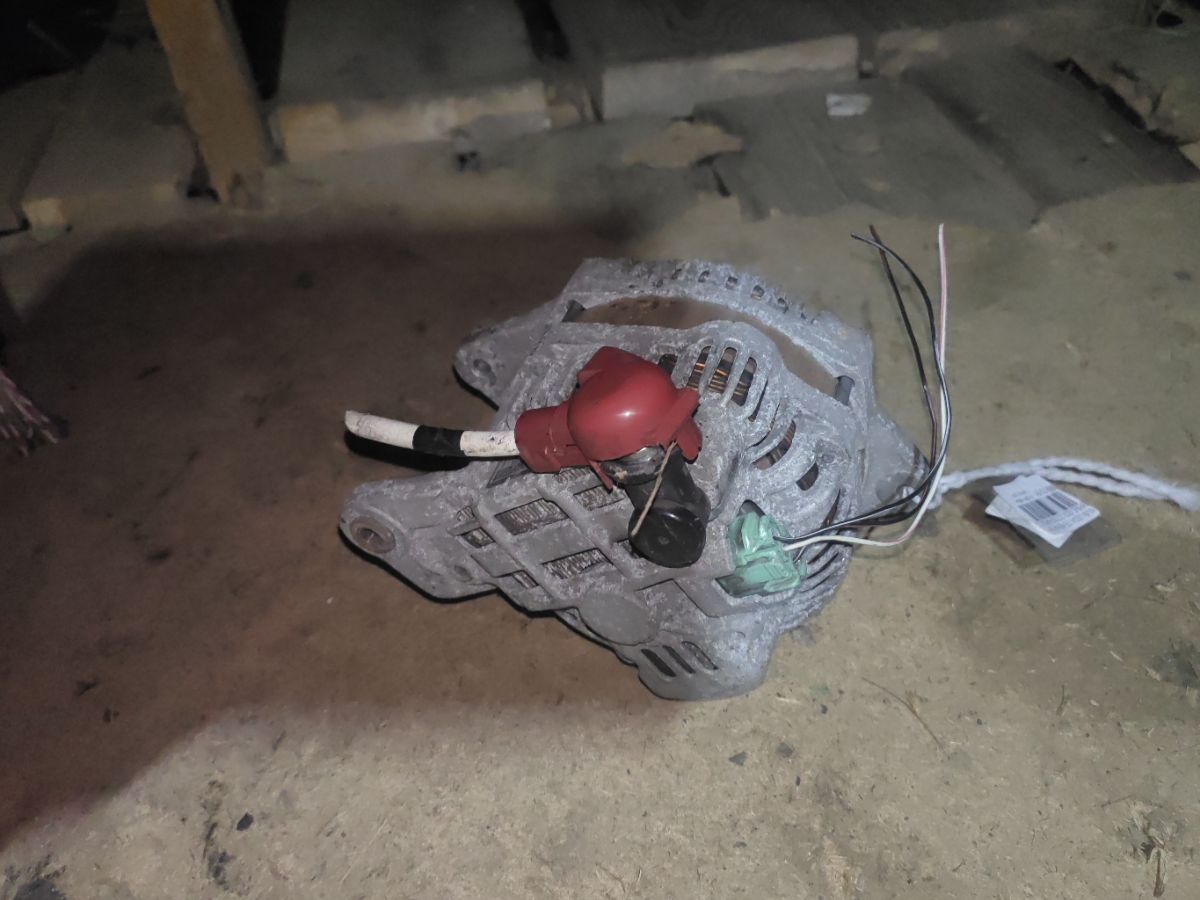 Генератор 23700AA521, 	23700AA522, 23700AA520 на Subaru Legacy Wagon BP5 EJ203 Фото 6