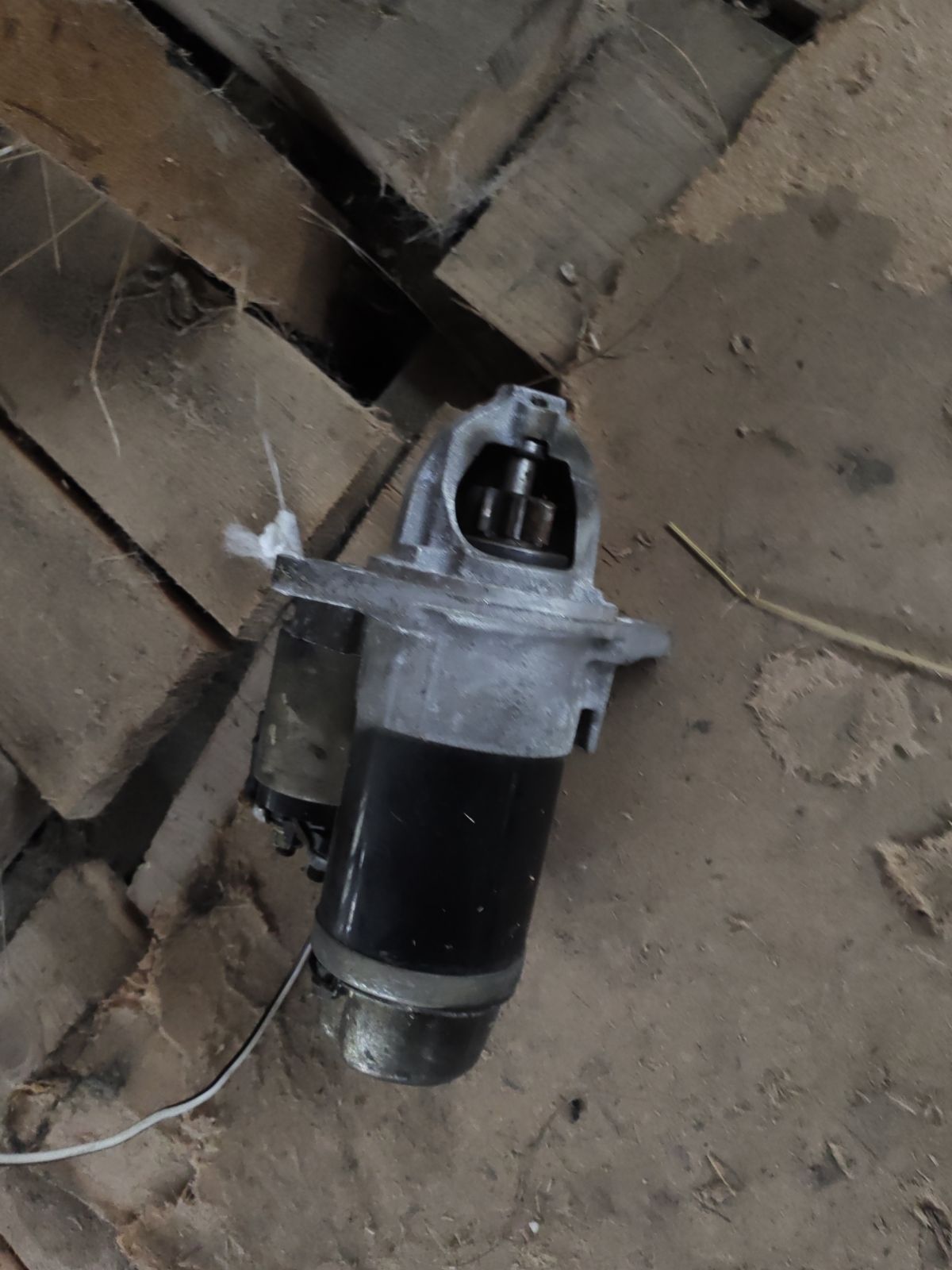 Стартер 23300AA460 на Subaru Forester SG5 EJ202 Фото 7