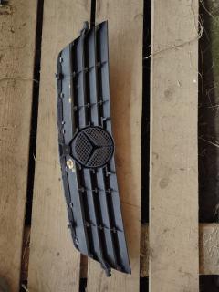 Решетка радиатора A2038800383 на Mercedes-Benz C-Class W203 Фото 6