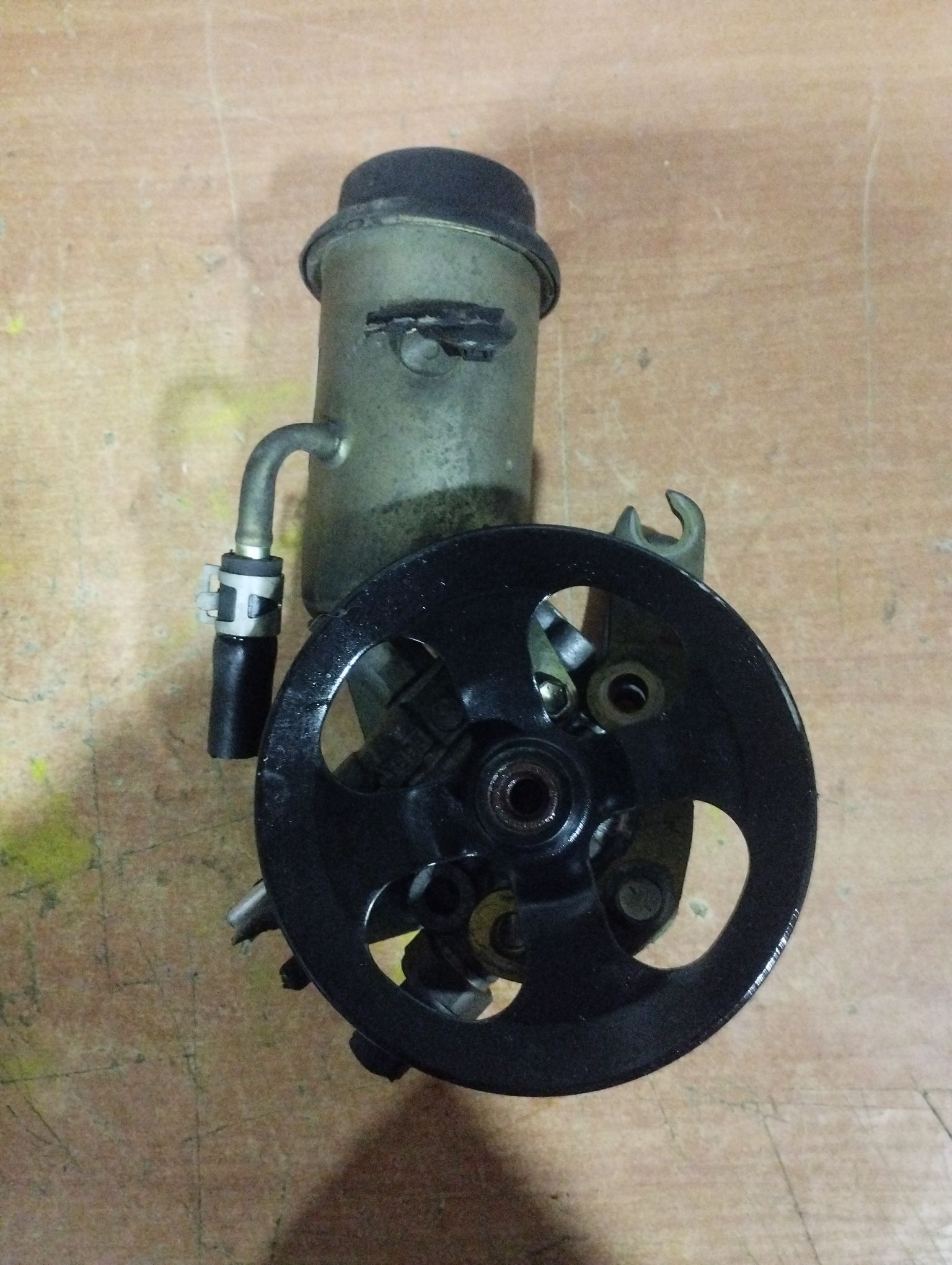 Насос гидроусилителя 44310-52050 на Toyota Funcargo NCP20 2NZ-FE Фото 3