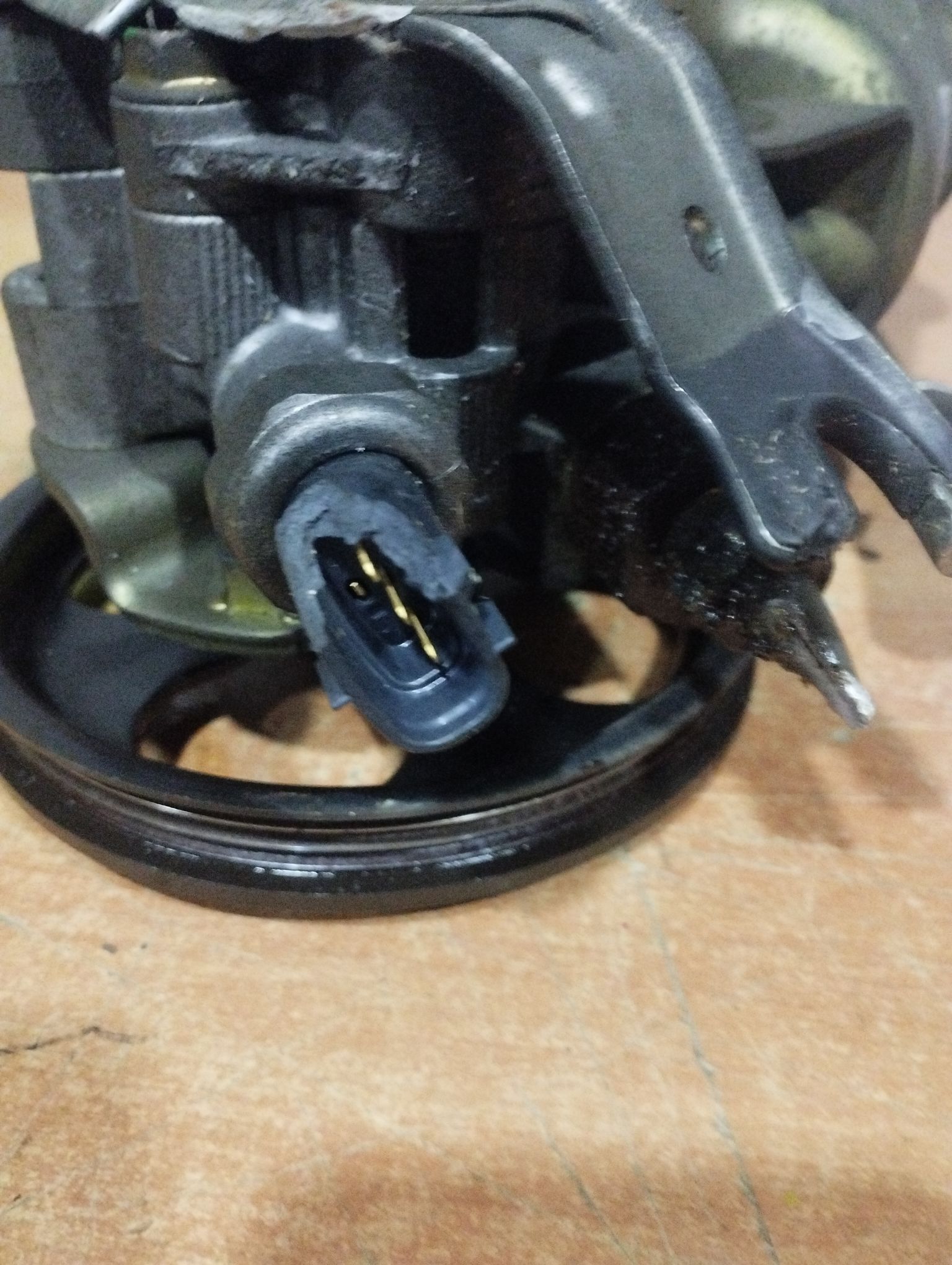 Насос гидроусилителя 44310-52050 на Toyota Funcargo NCP20 2NZ-FE Фото 6