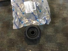 Чашка стойки на Toyota Aqua NHP10 SA300-3013  48609-52100, Переднее расположение