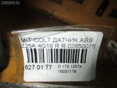 Датчик ABS MR955030 на Mitsubishi Colt Z25A 4G19 Фото 2