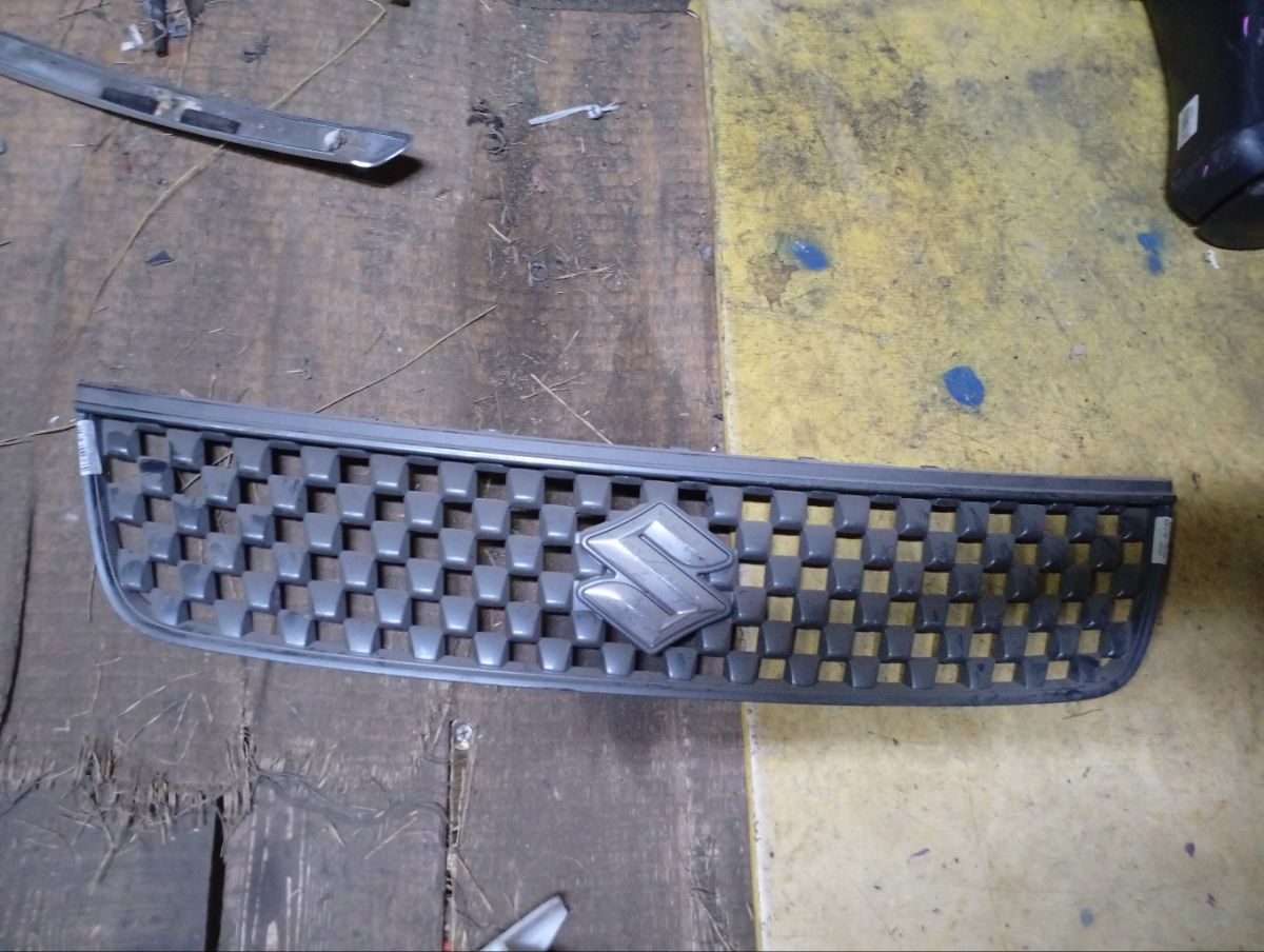 Решетка радиатора 71741-70K00 на Suzuki Wagon R MH23S Фото 3