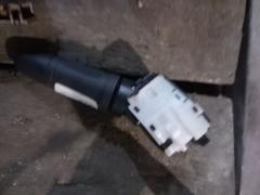 Переключатель поворотов на Nissan Note E11 Фото 9