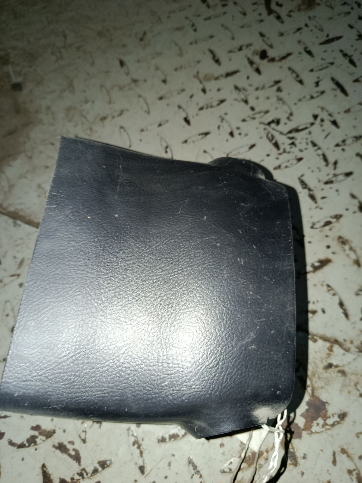 Кожух рулевой колонки 45024-48050 на Toyota Harrier ACU30W Фото 5